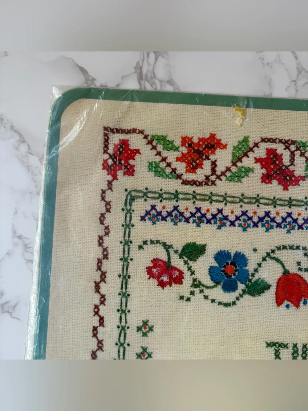 Vintage Set of 6 Red Farm Studio Cross-Stitch Placemat Set 11.5